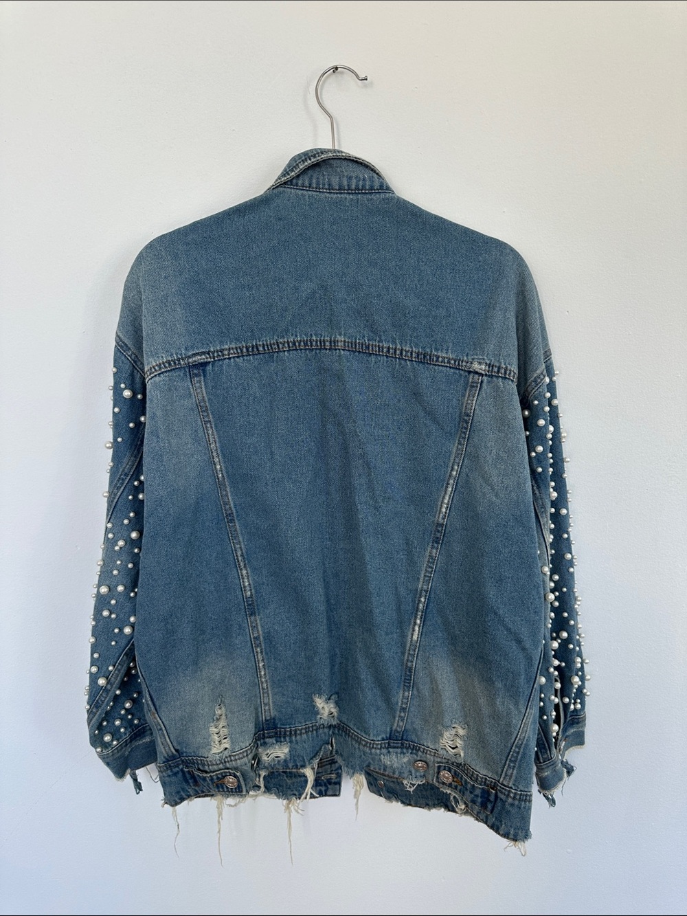 Sunset and Spring Pearl-Embellished Distressed Denim Jacket - Blue - Picture 4 of 5